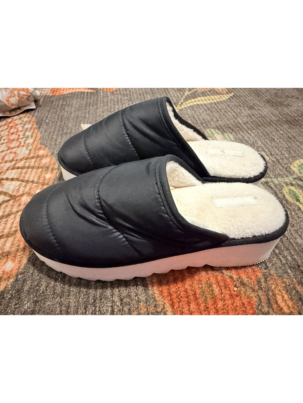 Maeve Black Sherpa Lined Puffer Slippers Women's Size Medium